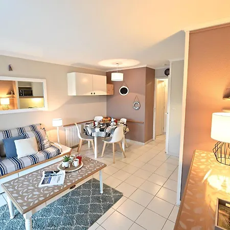 Apartment Le Belvedere - R8 327 By Interhome